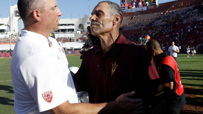 USC’s Helton fires OL coach, takes over play-calling duties